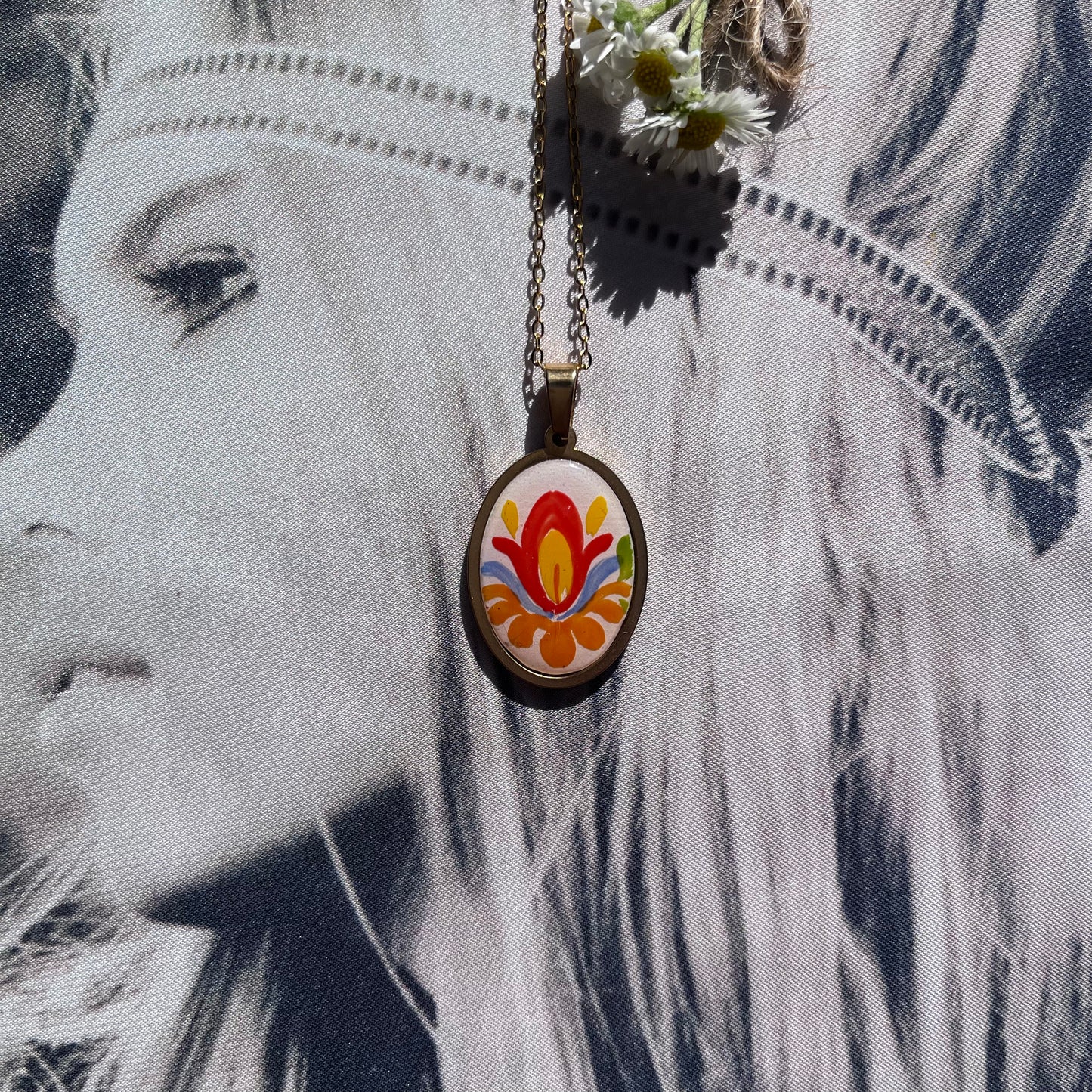 Collier ovale Pop'70